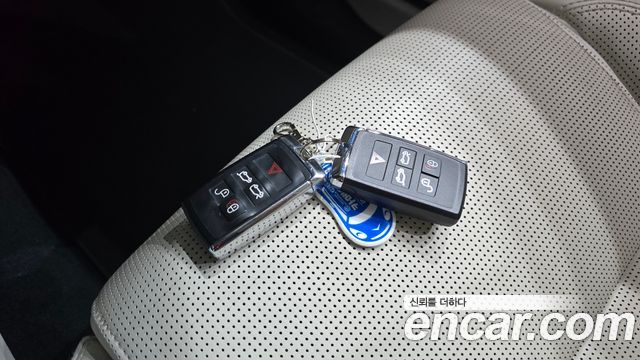 Jaguar I-PACE 2019 — photo 17
