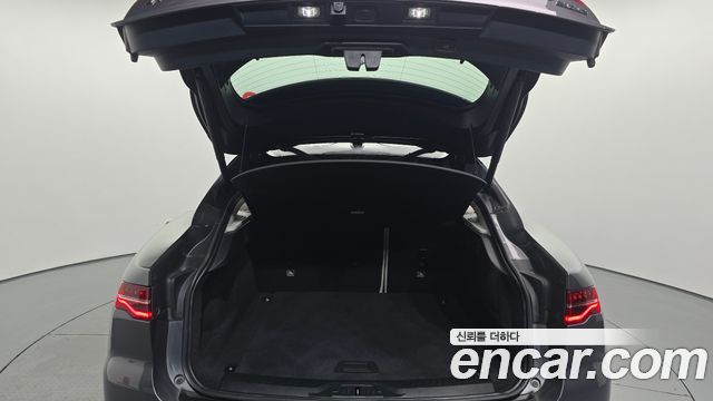 Jaguar I-PACE 2019 — photo 20