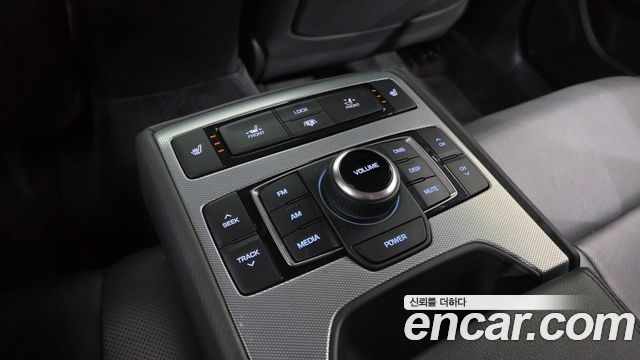 Genesis G80 2017 — photo 19