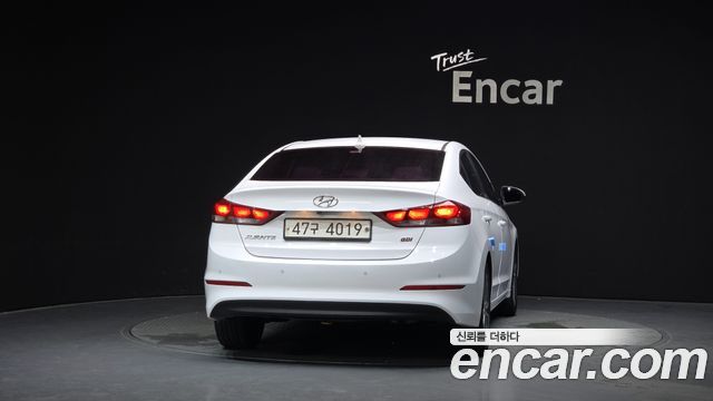 Hyundai AVANTE 2017 — photo 4