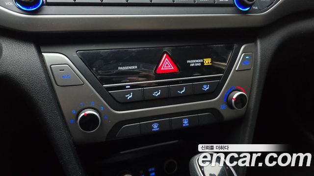 Hyundai AVANTE 2017 — photo 30
