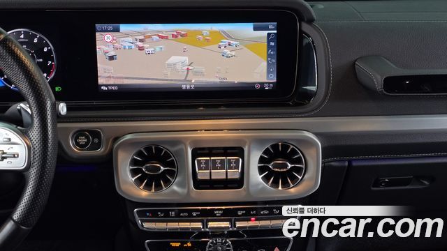 Mercedes-Benz G-Class 2021 — photo 18