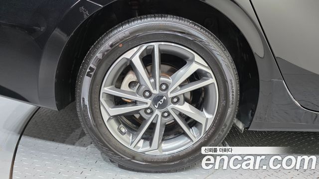 Kia K3 2023 — photo 5
