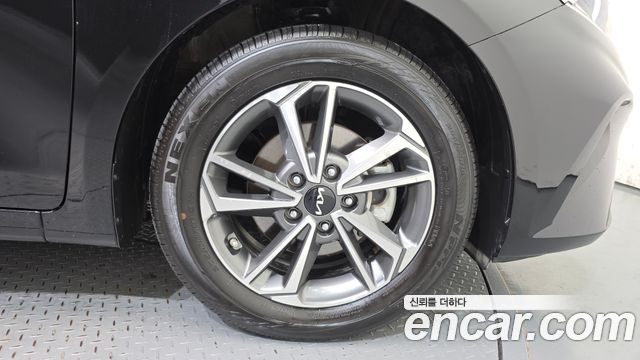 Kia K3 2023 — photo 7