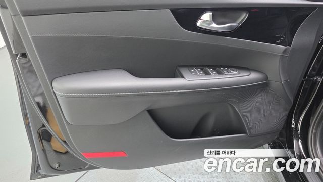 Kia K3 2023 — photo 14