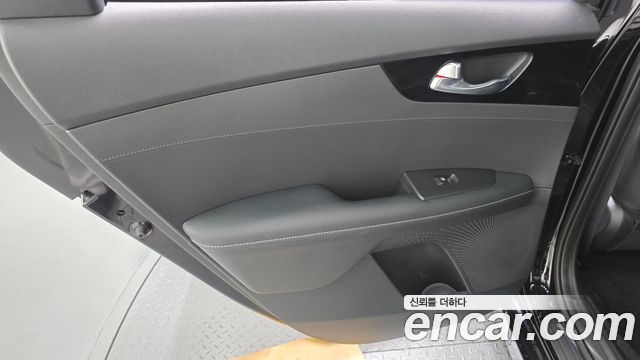 Kia K3 2023 — photo 15
