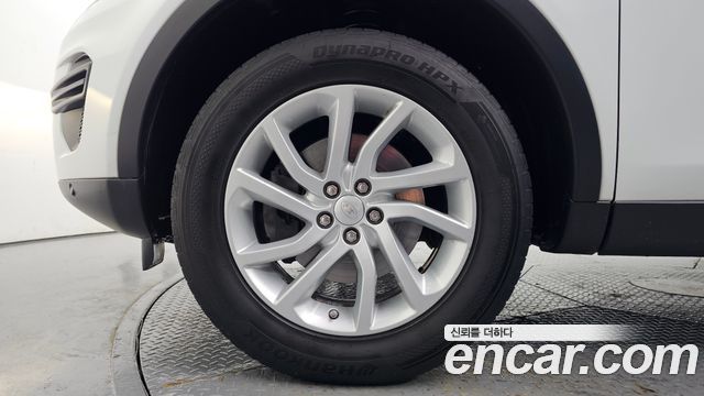 Land Rover Discovery Sport 2017 — photo 5