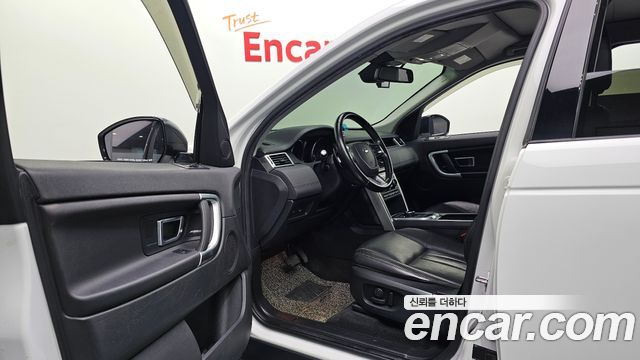 Land Rover Discovery Sport 2017 — photo 10