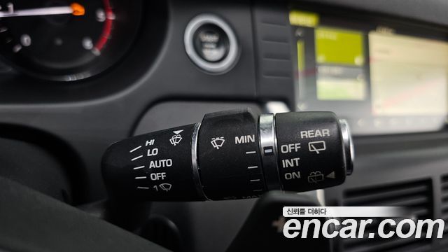 Land Rover Discovery Sport 2017 — photo 14