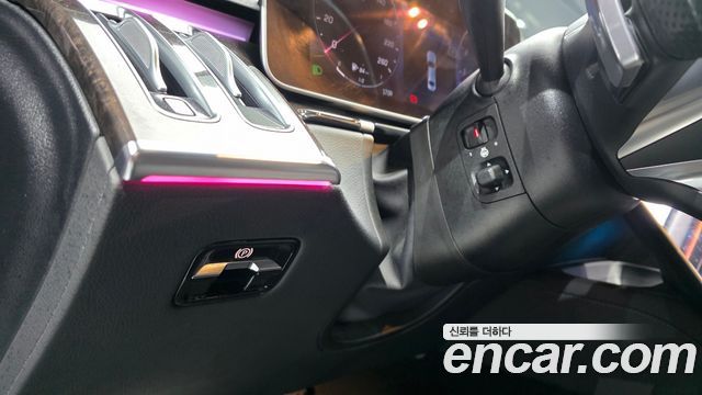 Mercedes-Benz S-Class 2021 — photo 12