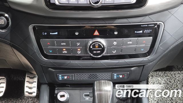 KG Mobility Rexton 2018 — photo 27