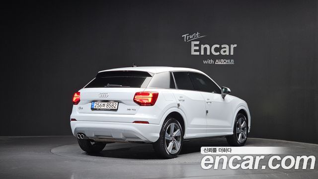 Audi Q2 2020 — photo 2