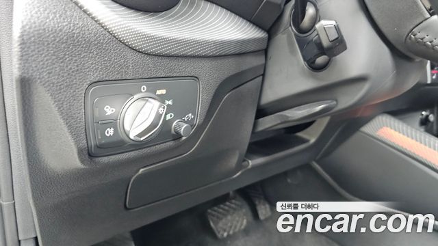 Audi Q2 2020 — photo 26