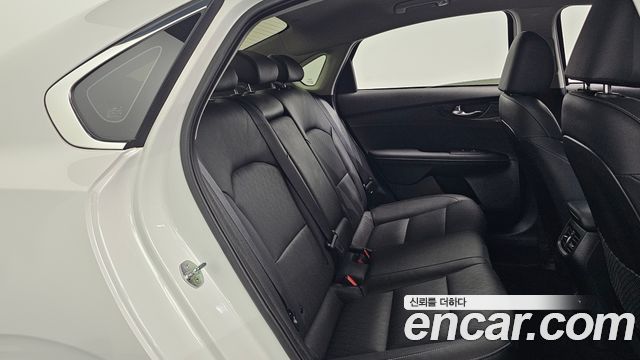 Kia K3 2023 — photo 18