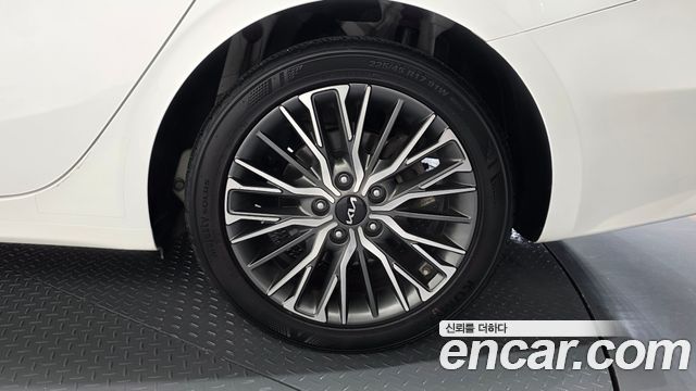 Kia K3 2023 — photo 7