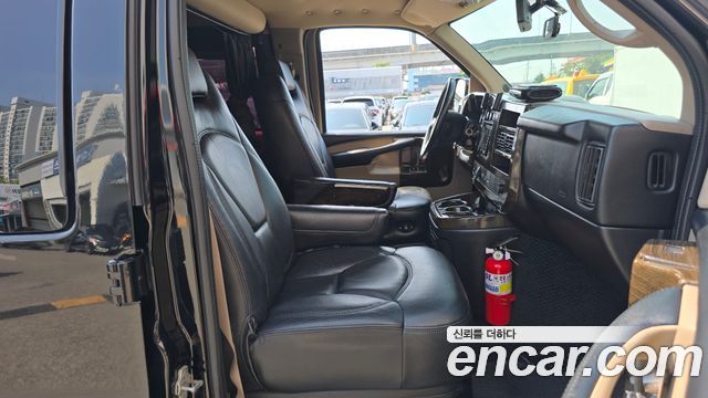 Chevrolet Express Van 2014 — photo 11