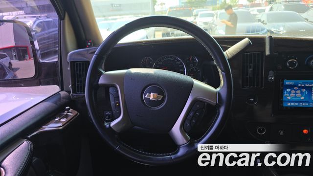 Chevrolet Express Van 2014 — photo 12