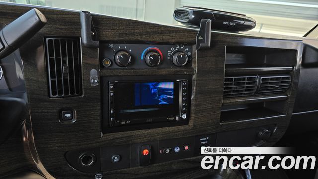 Chevrolet Express Van 2014 — photo 13