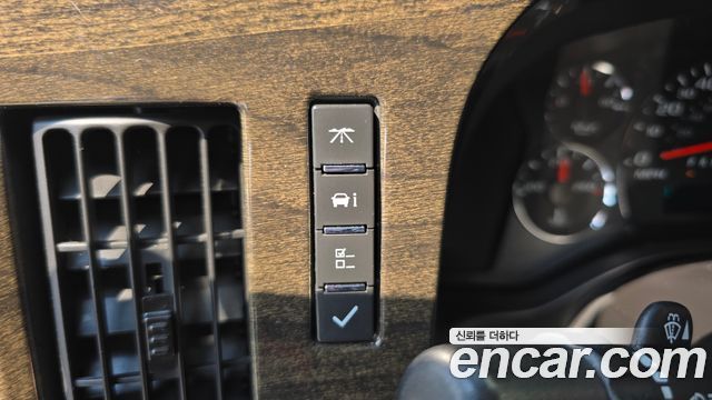 Chevrolet Express Van 2014 — photo 15