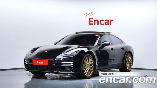Porsche Panamera 2023 — photo 1