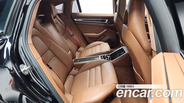Porsche Panamera 2023 — photo 17