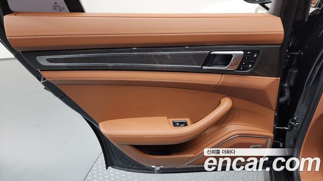 Porsche Panamera 2023 — photo 15