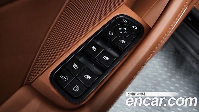 Porsche Panamera 2023 — photo 30