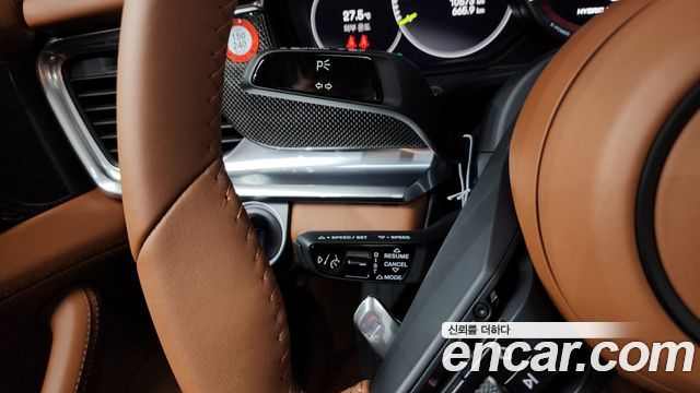 Porsche Panamera 2023 — photo 32