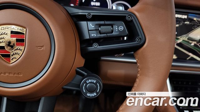 Porsche Panamera 2023 — photo 35