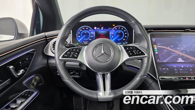 Mercedes-Benz EQE 2023 — photo 13