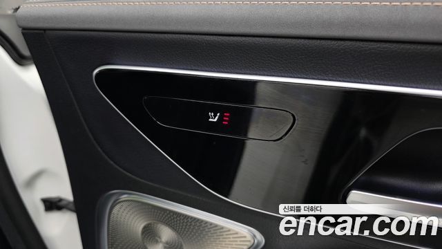 Mercedes-Benz EQE 2023 — photo 18