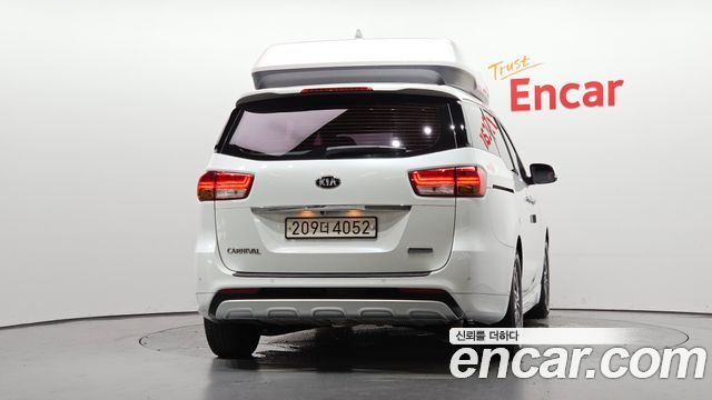 Kia Canival 2017 — photo 4