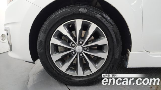 Kia Canival 2017 — photo 5