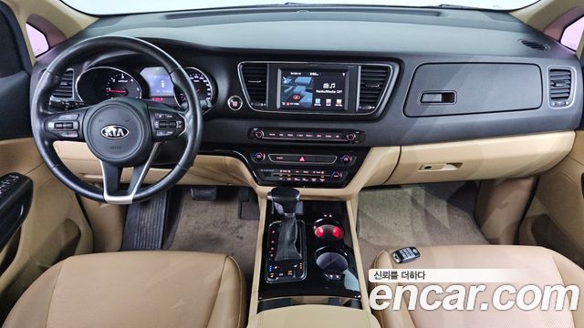 Kia Canival 2017 — photo 10
