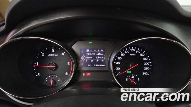 Kia Canival 2017 — photo 11