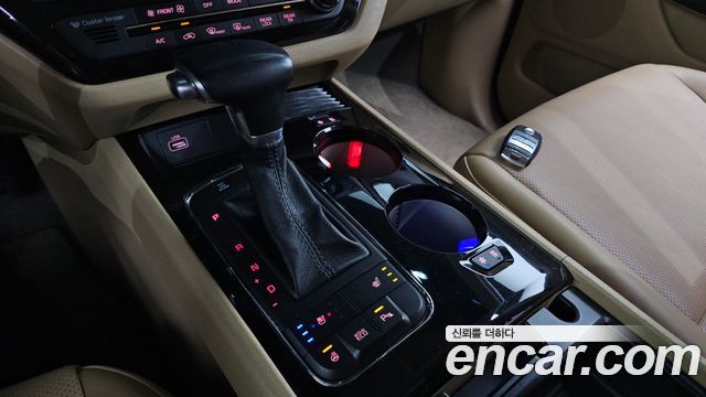 Kia Canival 2017 — photo 12