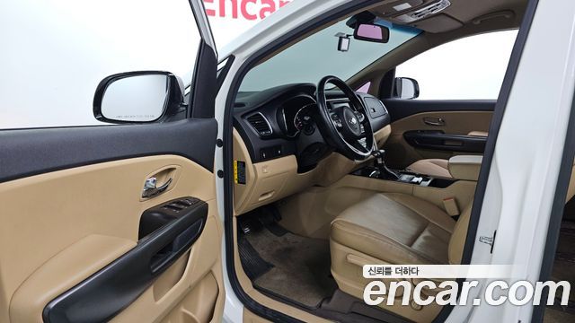 Kia Canival 2017 — photo 13