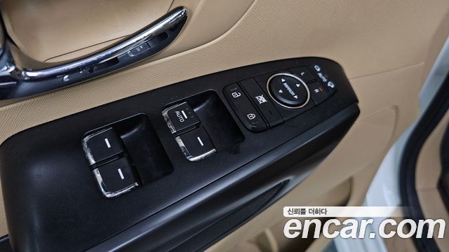Kia Canival 2017 — photo 23