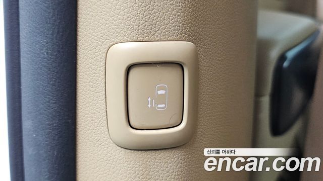 Kia Canival 2017 — photo 24