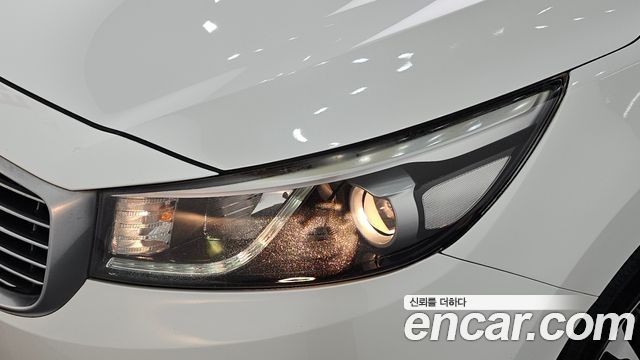 Kia Canival 2017 — photo 8