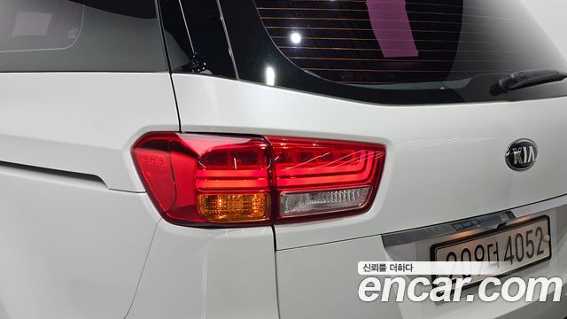 Kia Canival 2017 — photo 9