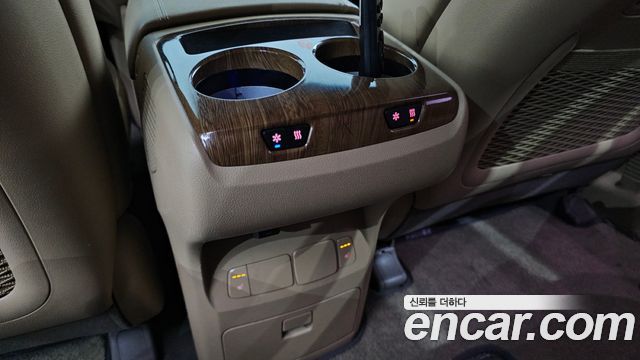 Kia Canival 2017 — photo 30