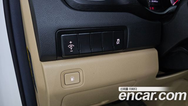 Kia Canival 2017 — photo 31