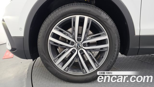 Volkswagen Tiguan 2023 — photo 5
