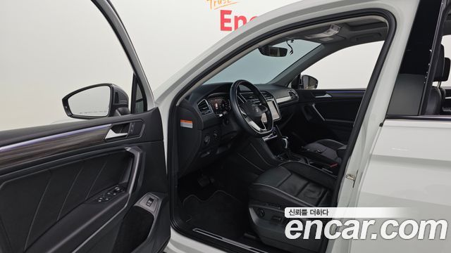 Volkswagen Tiguan 2023 — photo 13