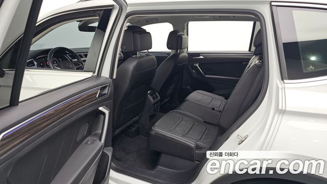 Volkswagen Tiguan 2023 — photo 18