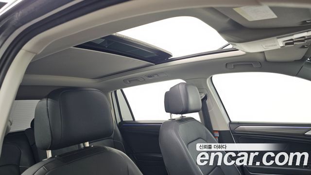 Volkswagen Tiguan 2023 — photo 24