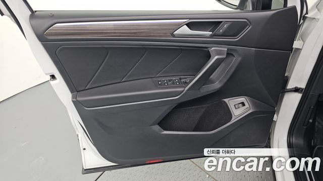 Volkswagen Tiguan 2023 — photo 14