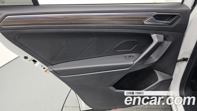 Volkswagen Tiguan 2023 — photo 15
