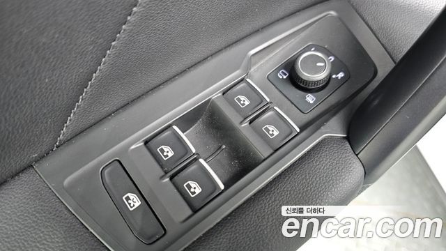 Volkswagen Tiguan 2023 — photo 28